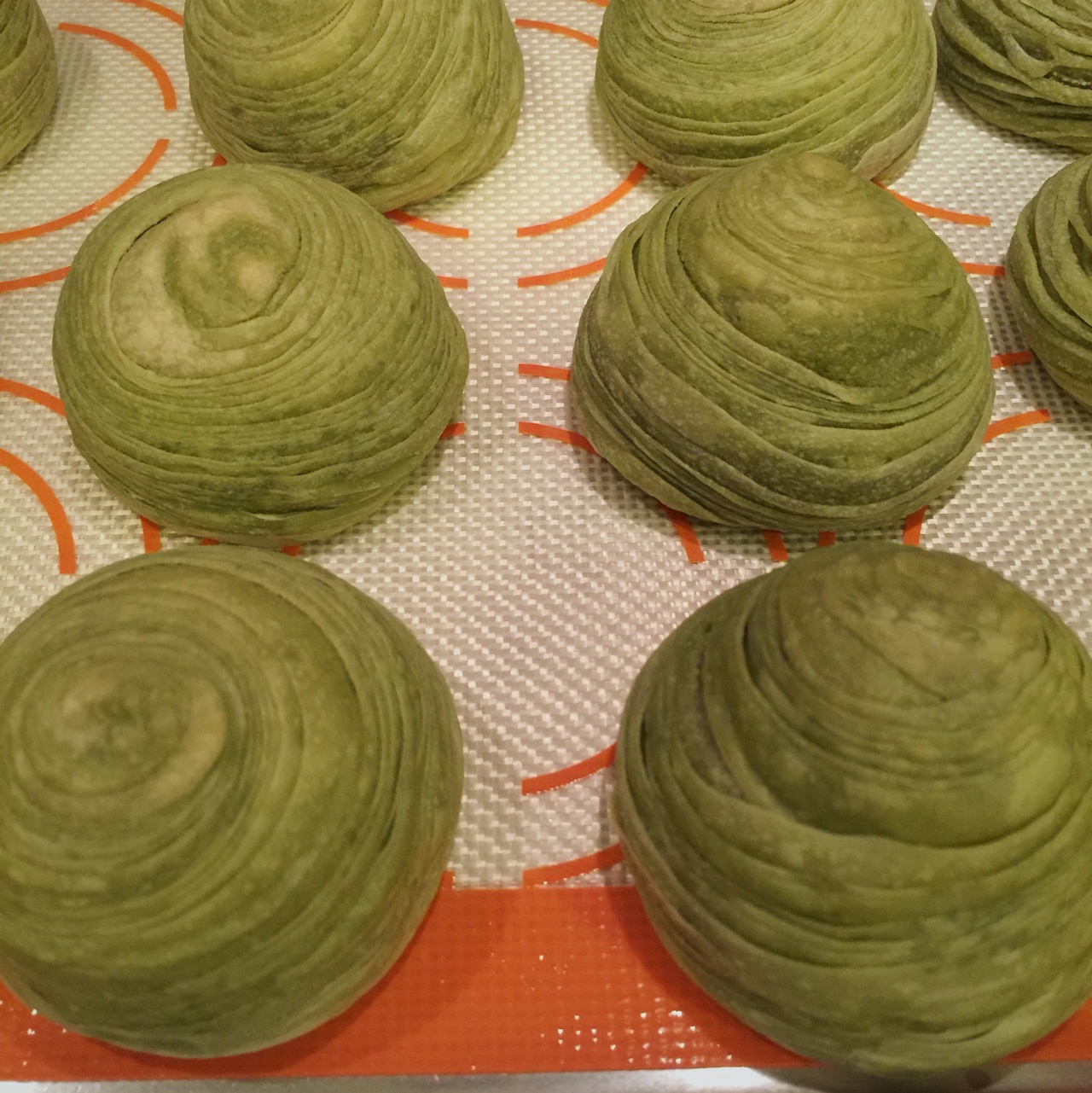 蛋黄酥~紫薯、抹茶、原味~花好月圆，中秋快乐~内附一次做六色蛋黄酥方法~