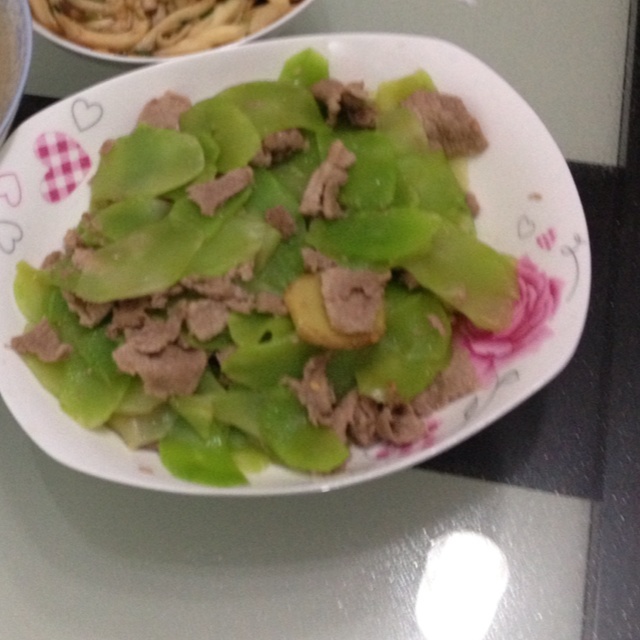 莴笋炒肉片