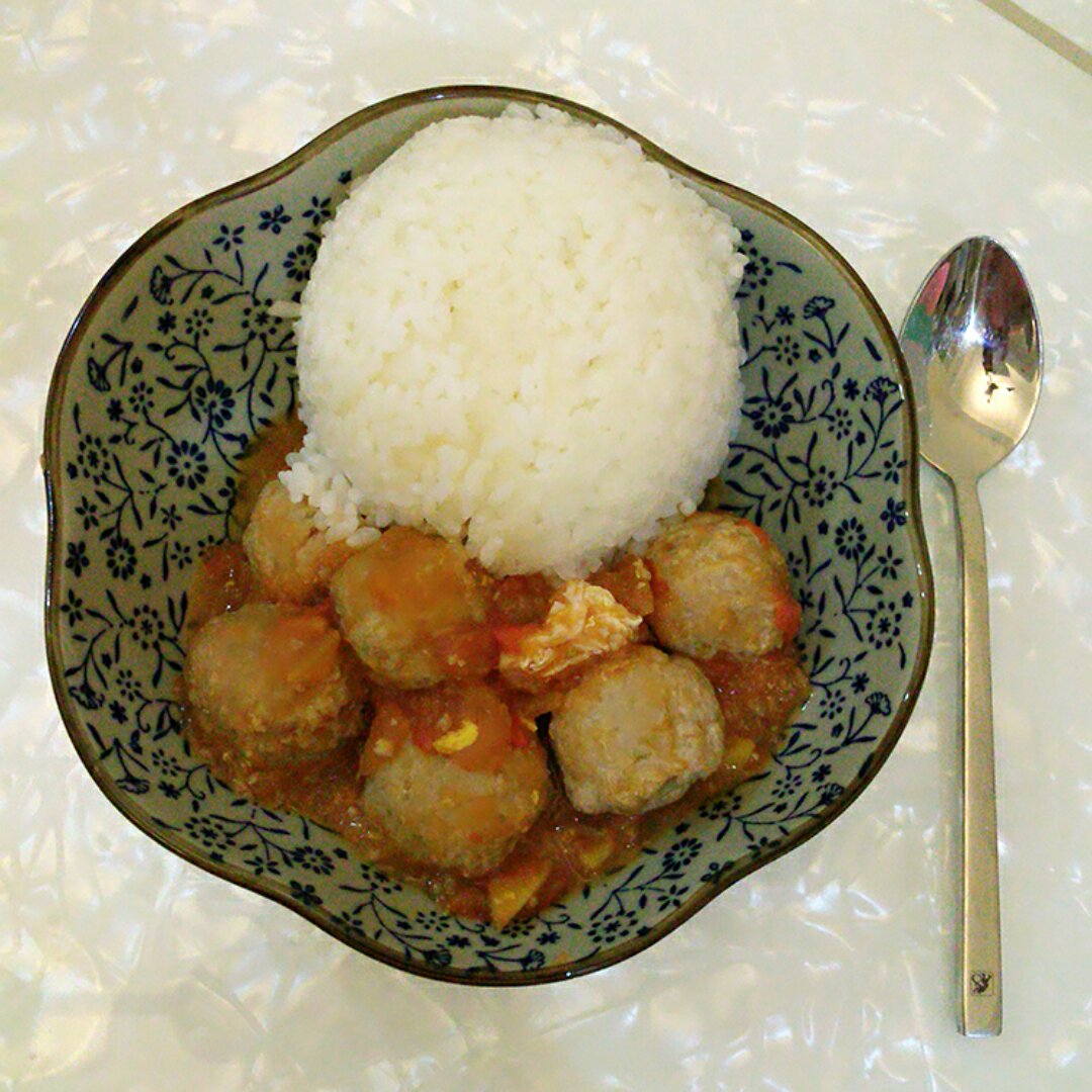 亲子番茄丸子盖饭