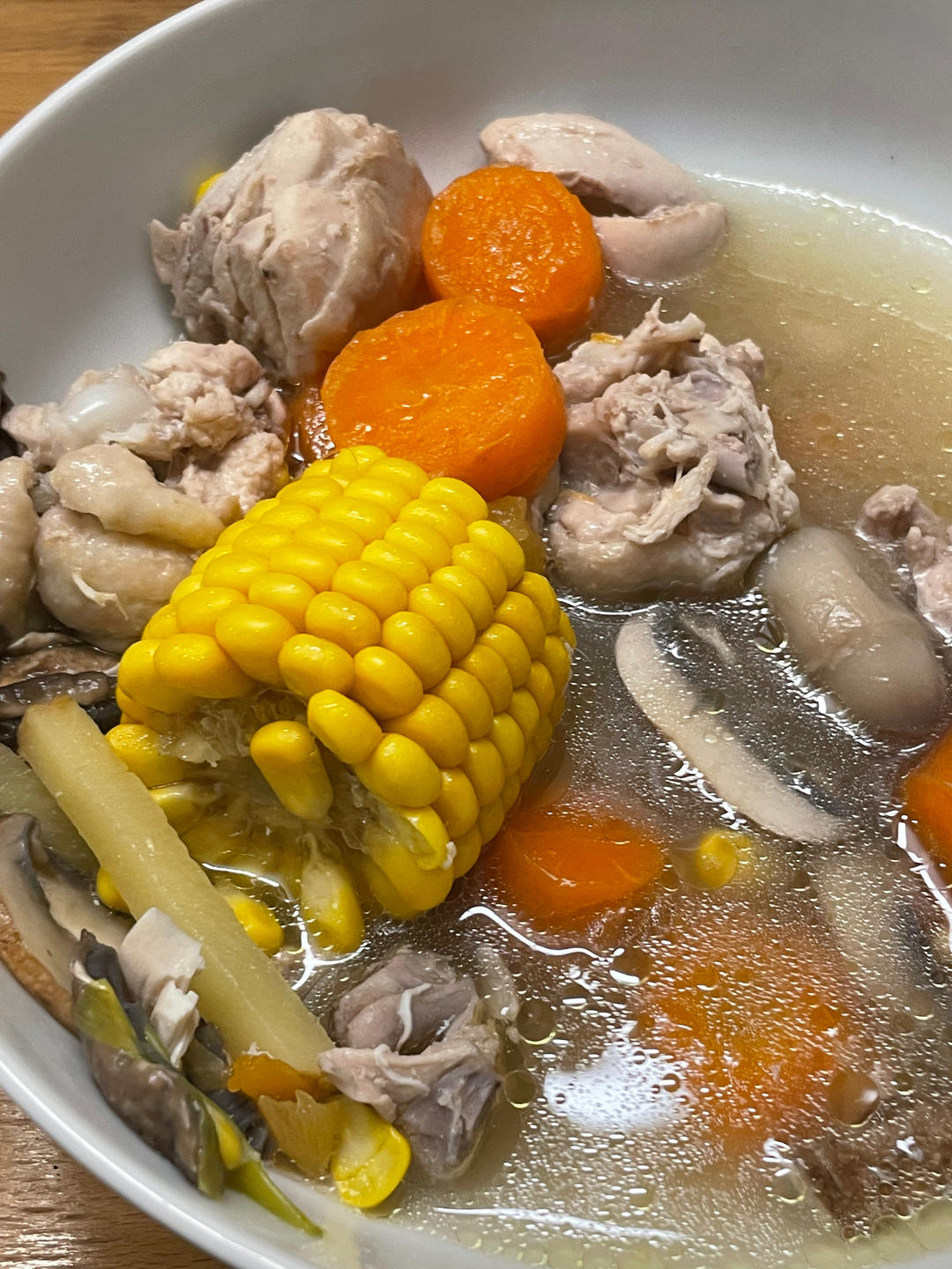 奶奶教的鲜香肥美香菇炖鸡汤