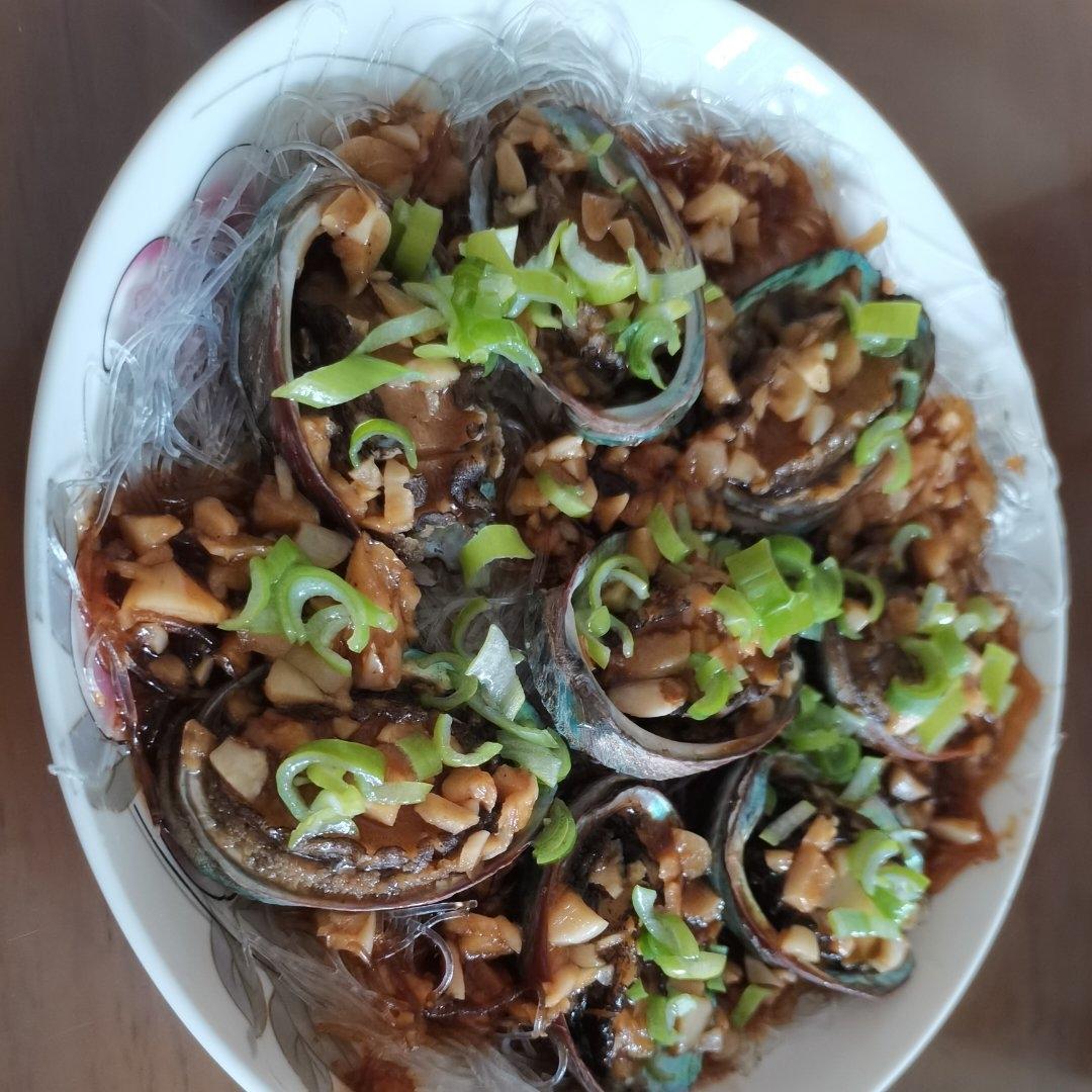 蒜蓉粉丝蒸鲍鱼