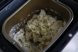 豆沙卷面包（烤箱烤豆沙卷面包，超级简单哦~）的做法 步骤2