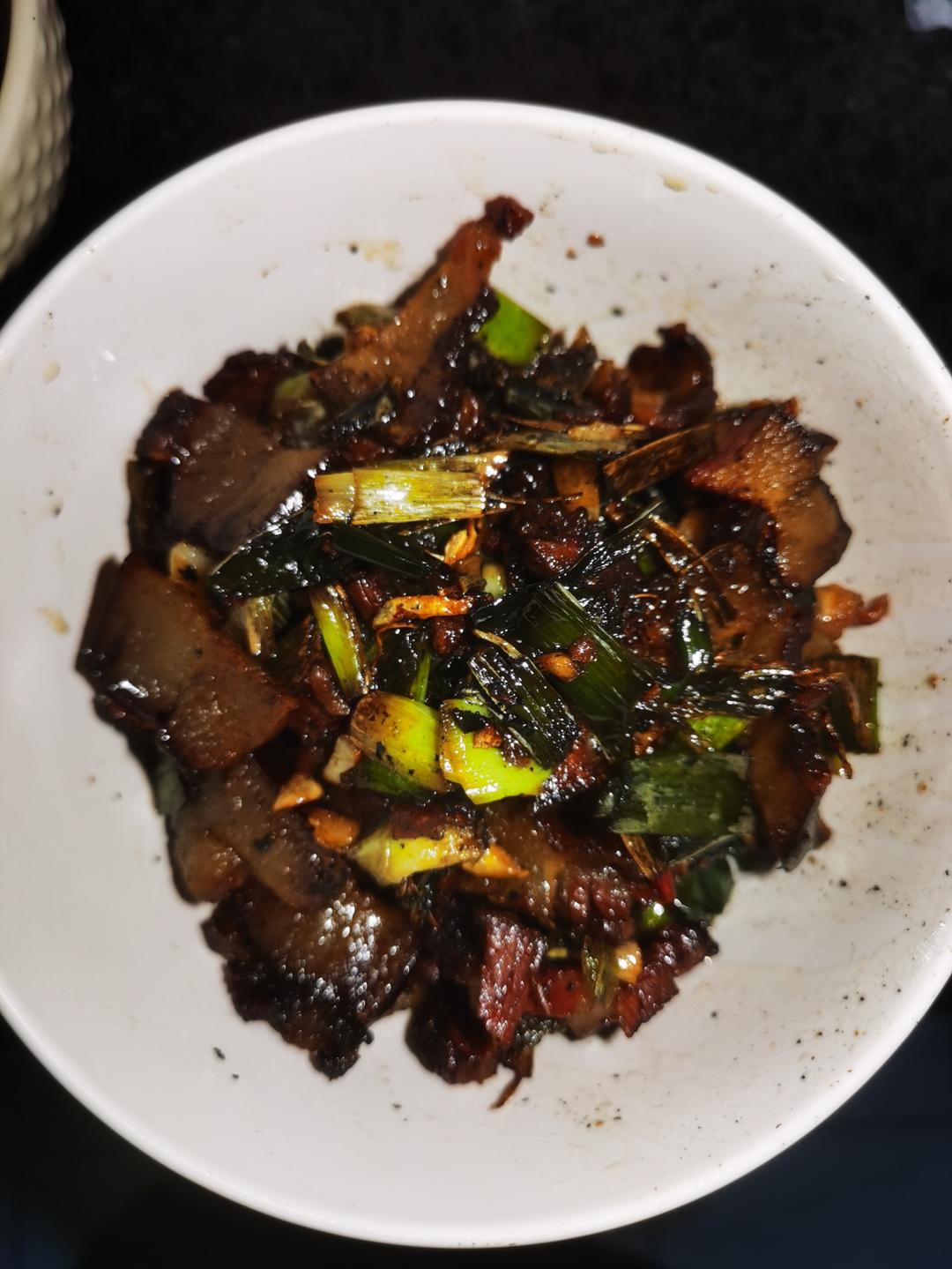 腊肉三炒之大蒜叶炒腊肉