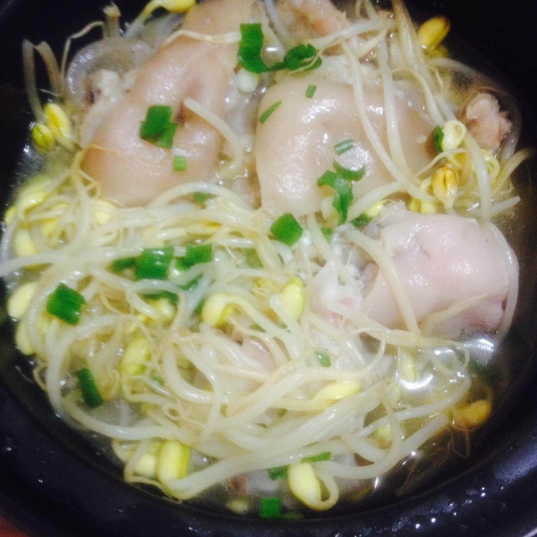 大宝妈520做过猪蹄炖豆芽深秋食补首选～猪蹄炖豆芽,汤汁浓香,味道鲜