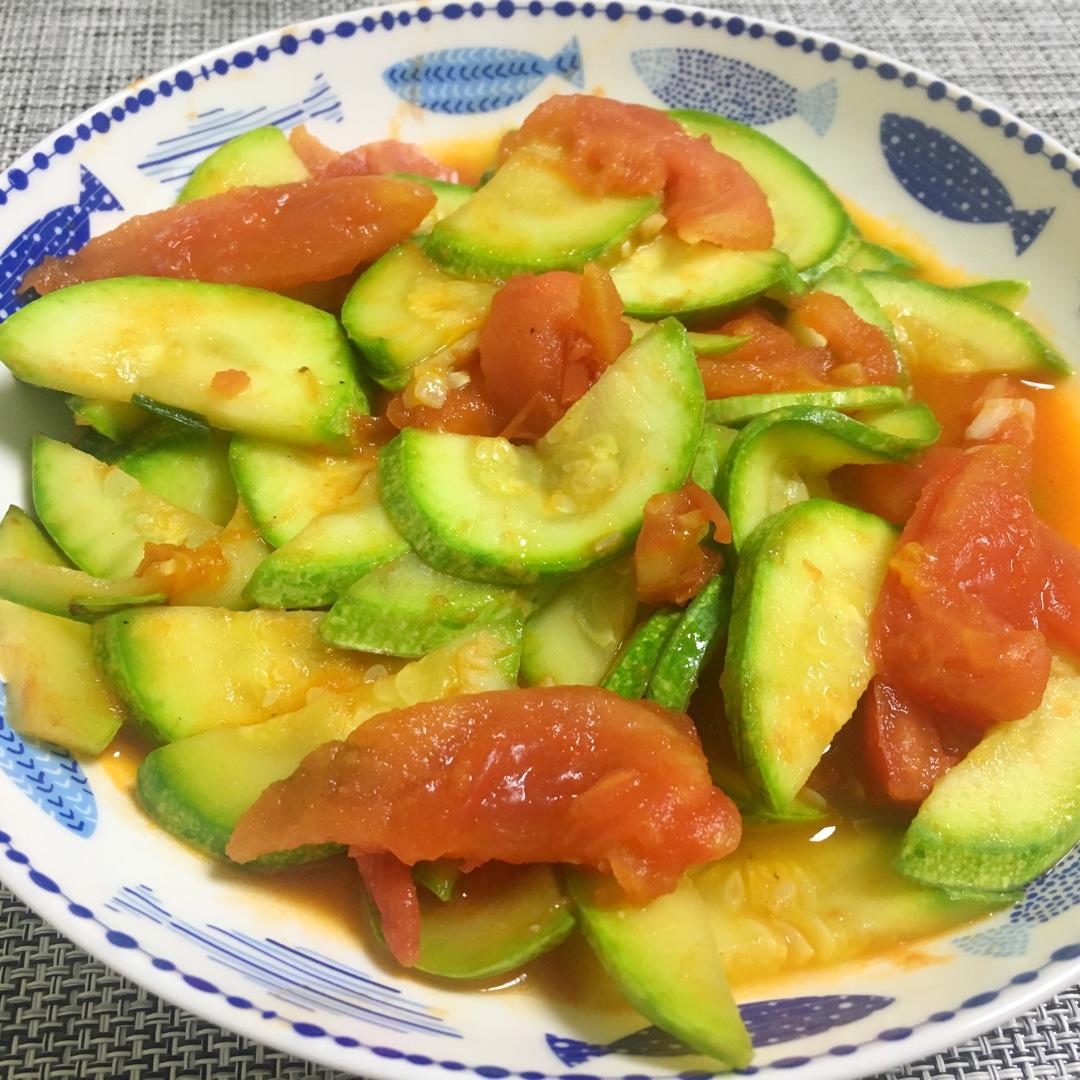西红柿炒西葫芦