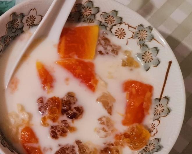 木瓜銀耳鮮奶燉桃膠的做法