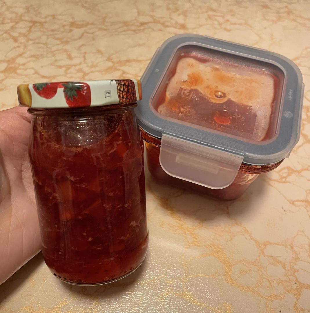 草莓年轮蛋糕，不用抹面不怕卷裂，好看又好吃，圣诞蛋糕就是她了！