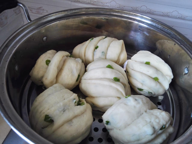 葱油花卷 Steamed Roll