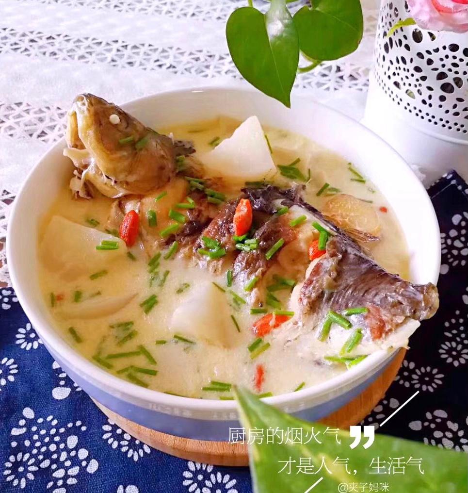 豆浆萝卜鲫鱼汤的做法