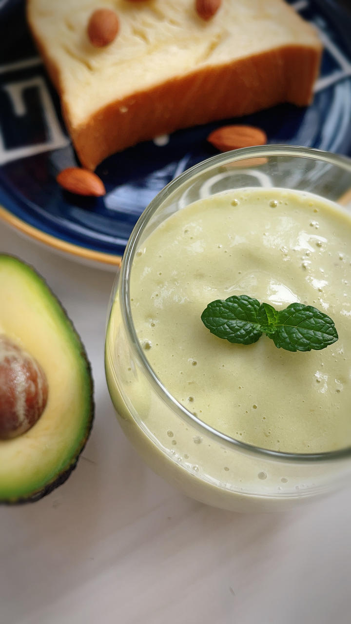 牛油果香蕉奶昔