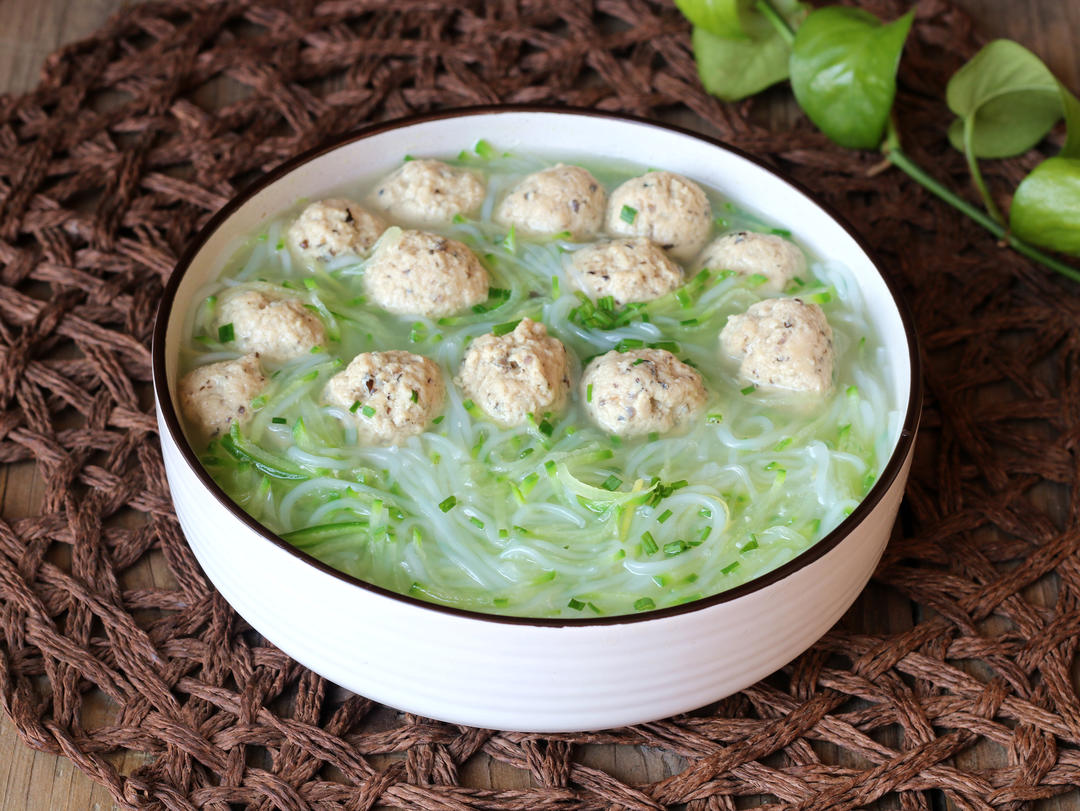 萝卜丸子粉丝汤（轻断食晚餐）