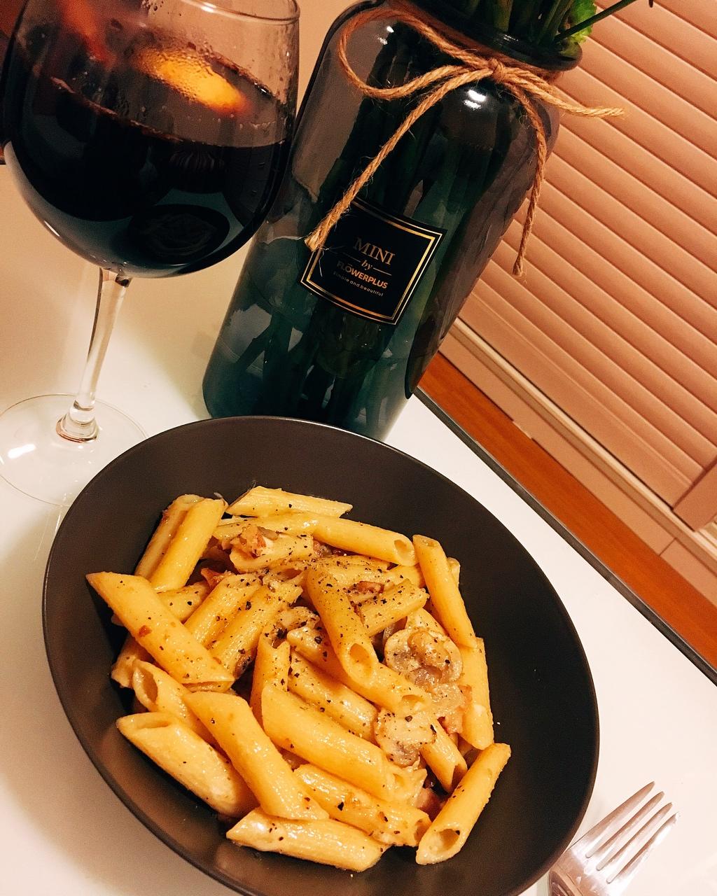 白蘑菇奶油培根意面