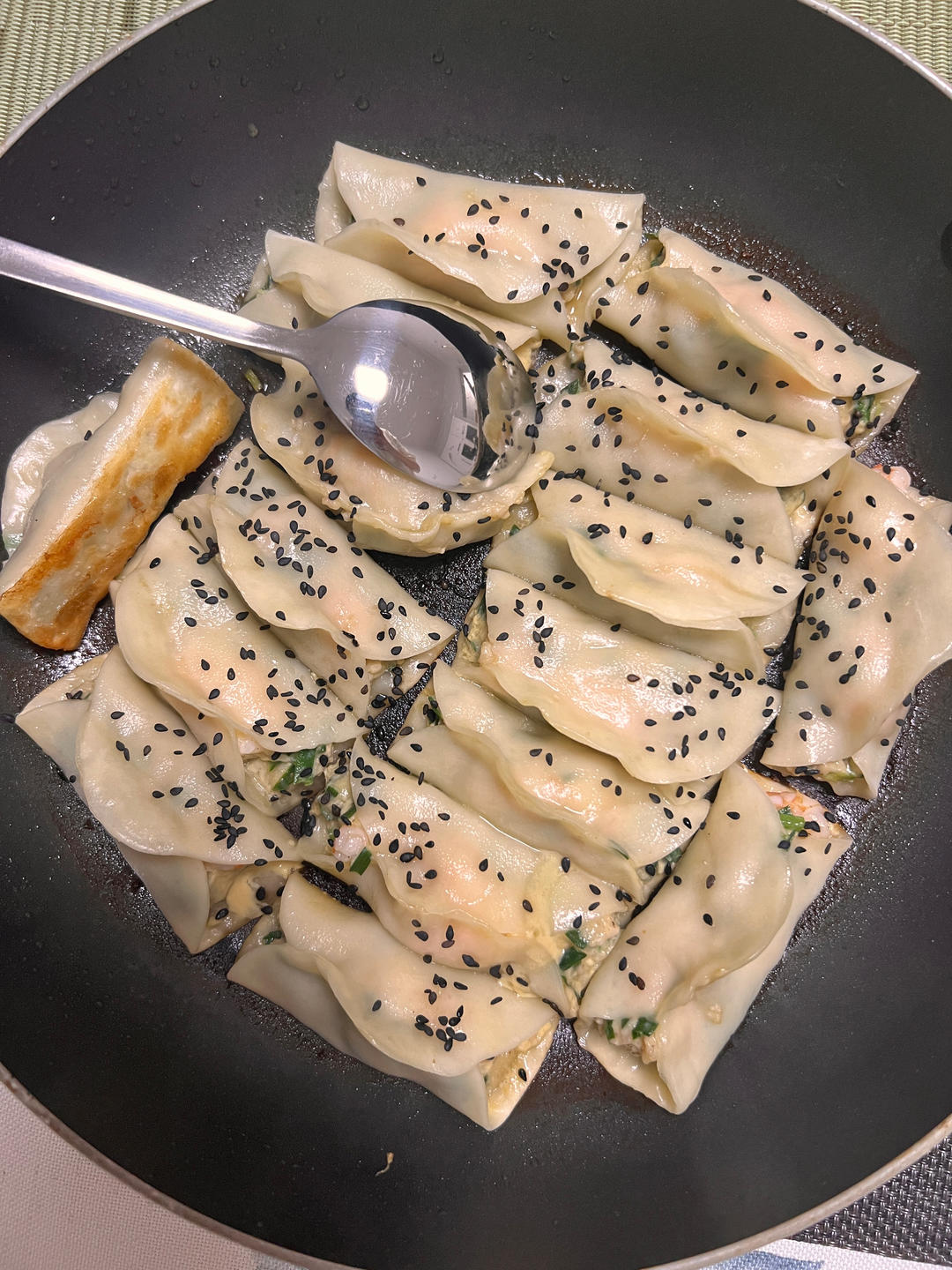 酥脆鲜虾锅贴