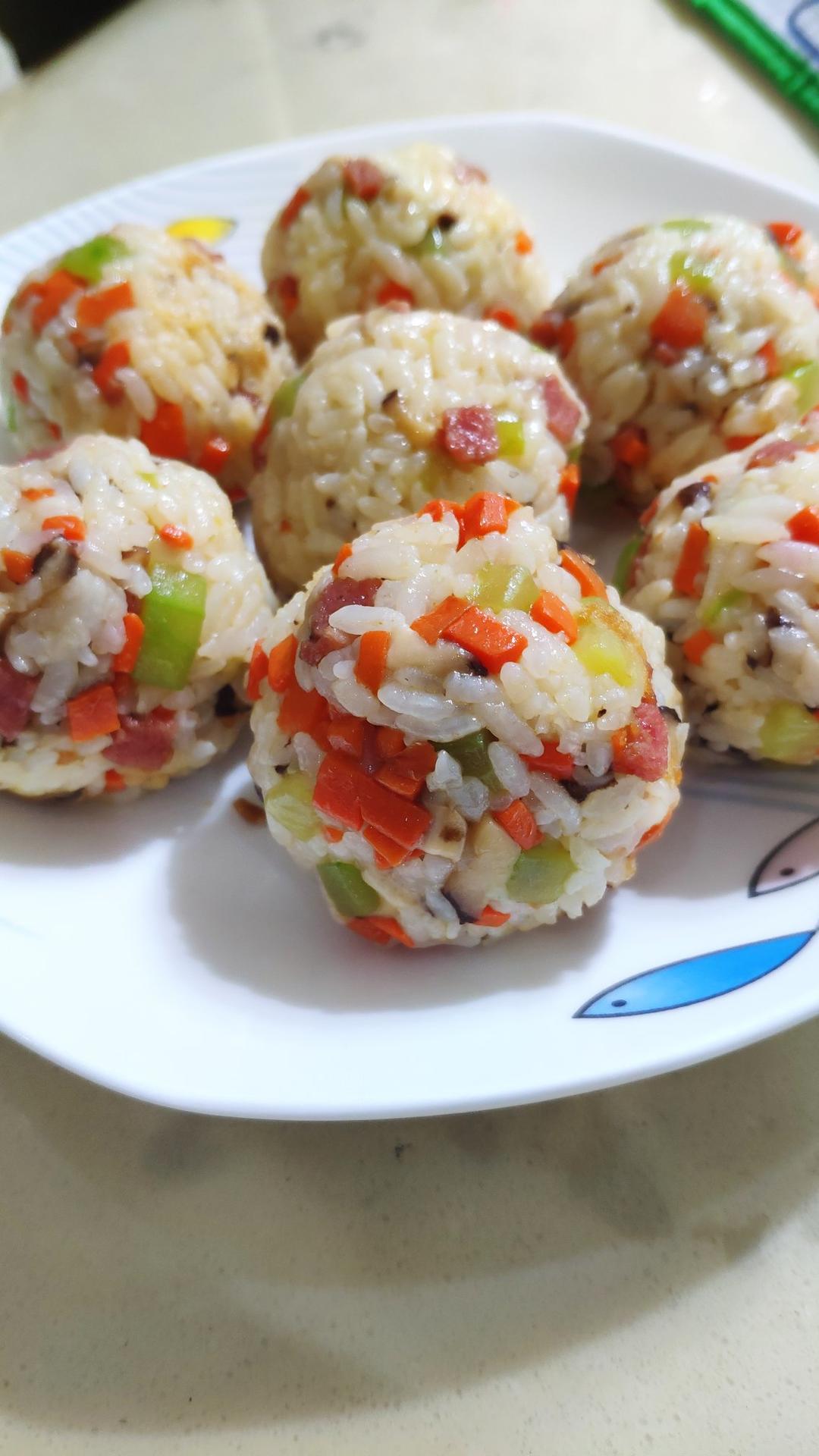 小盆友超爱的肉松饭团子