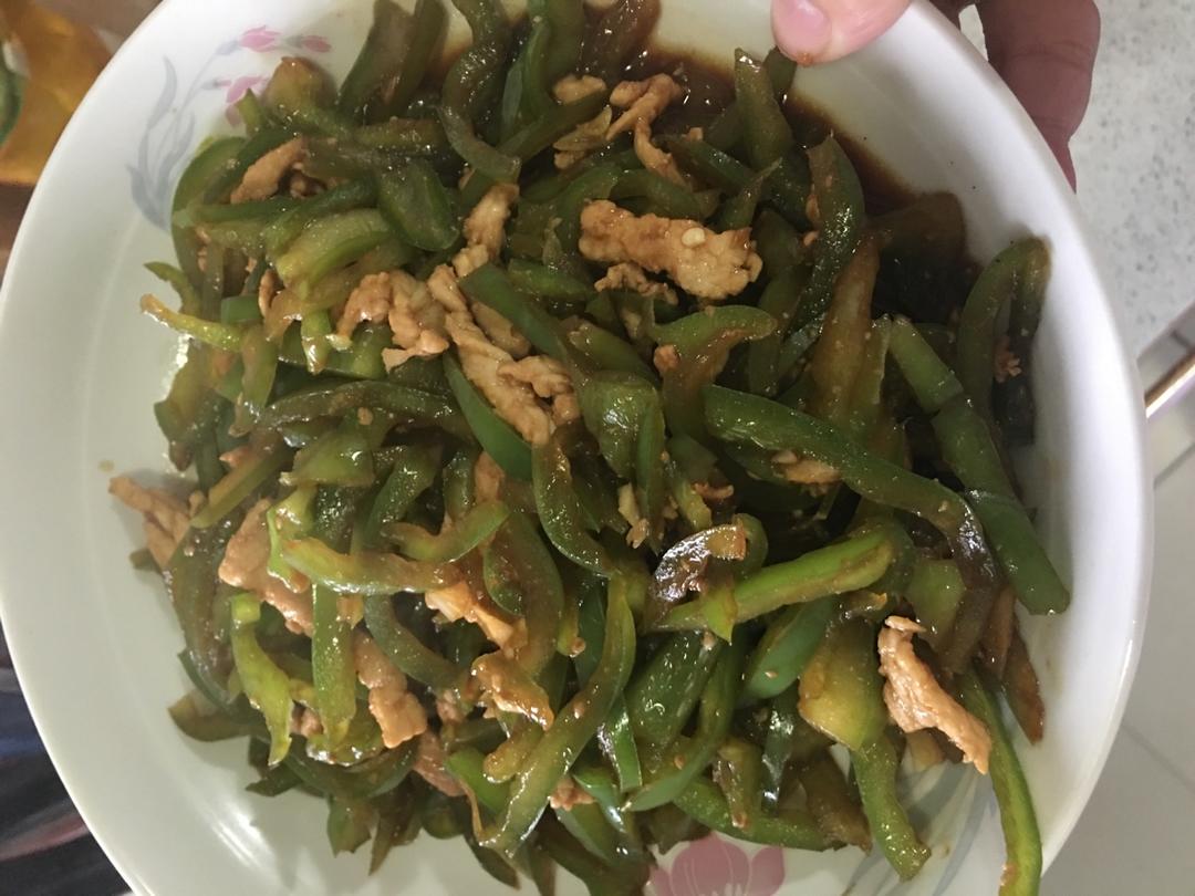 5分钟的小清新（尖椒炒肉丝）