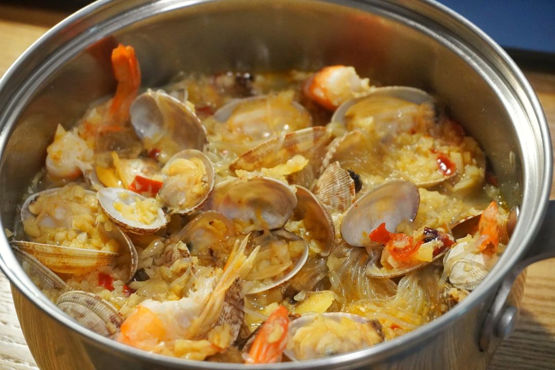 绝啦，秒杀路边摊💥巨好吃的秘汁花甲粉丝煲