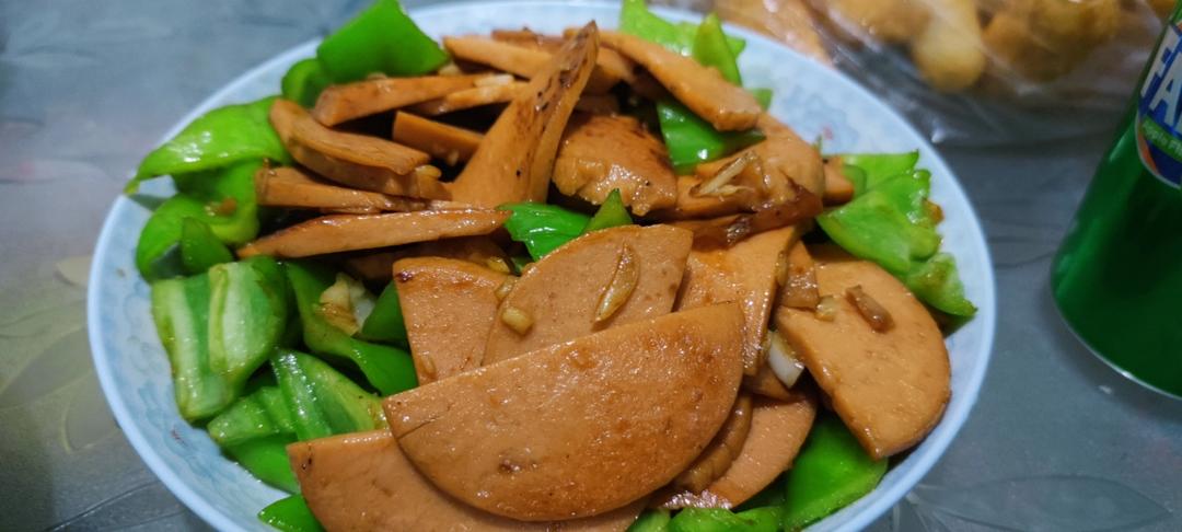 辣椒炒香肠