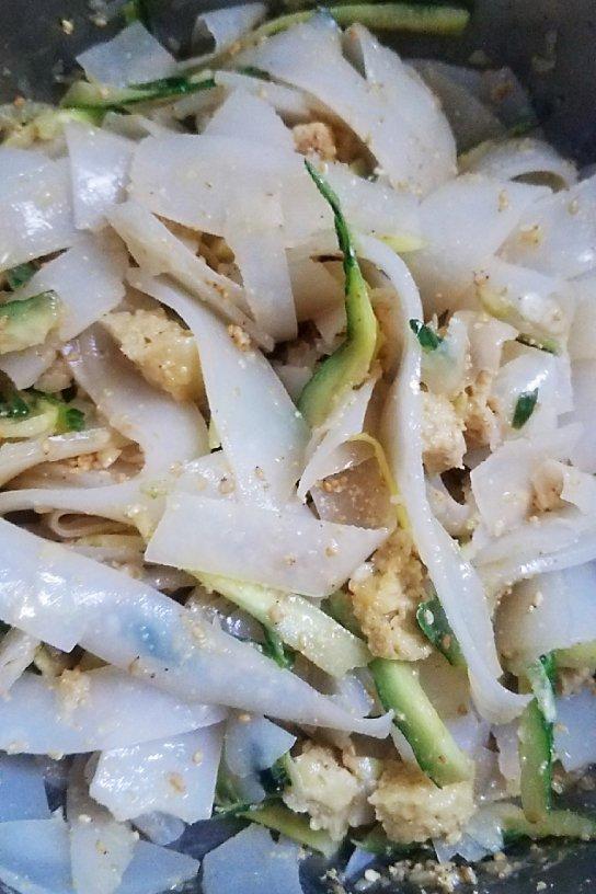 凉皮-家庭自制（告诉你自己做更劲道的秘诀）