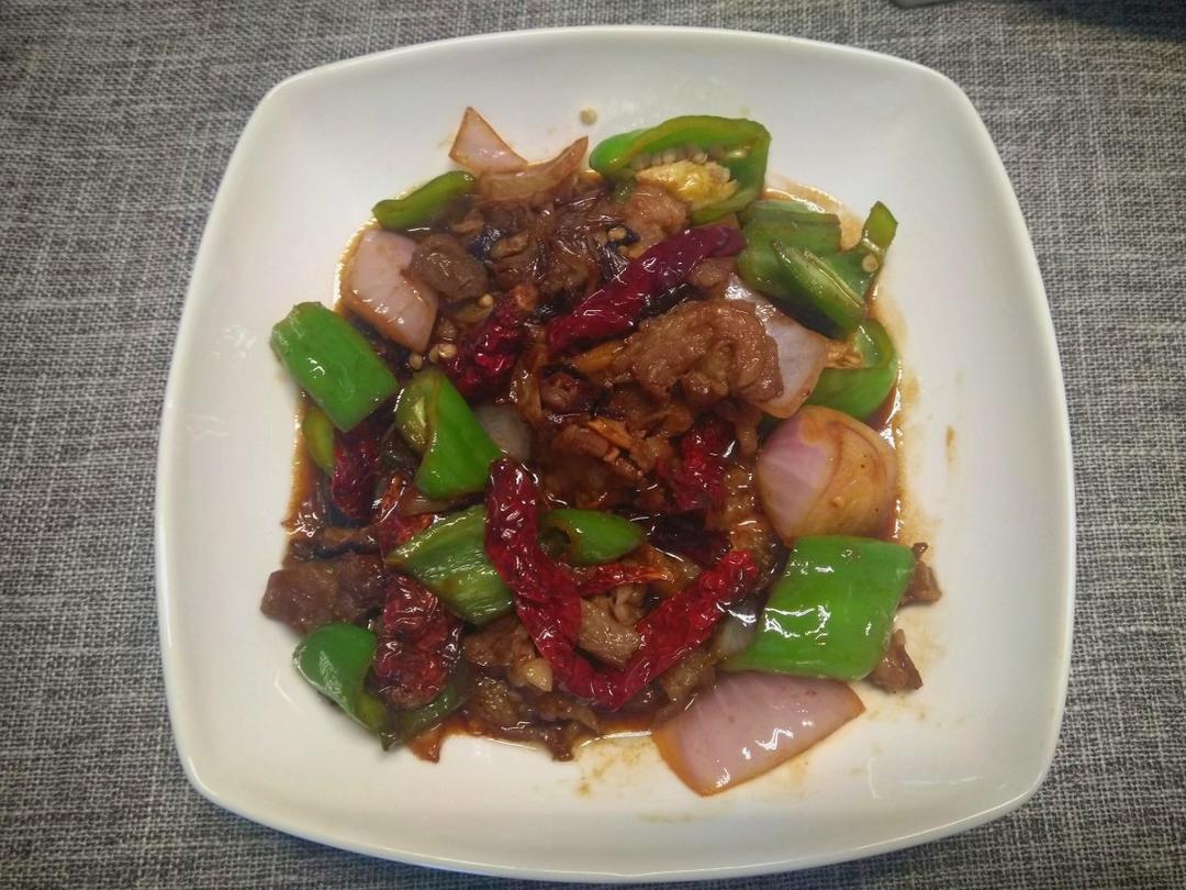 新疆过油肉拌面