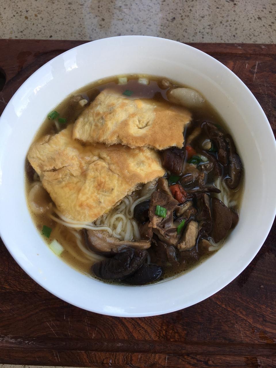 能吃的猪5411做的温州纱面汤