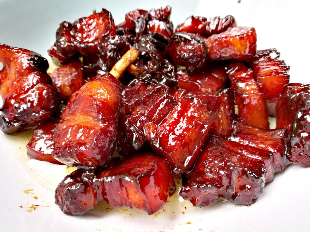 吃着碗里望着锅里的红烧肉