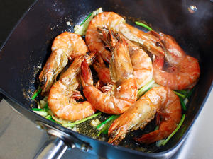海鲜风味宵夜——油焖大虾的做法 步骤12