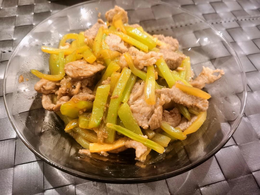 简单又好吃的莴笋炒肉