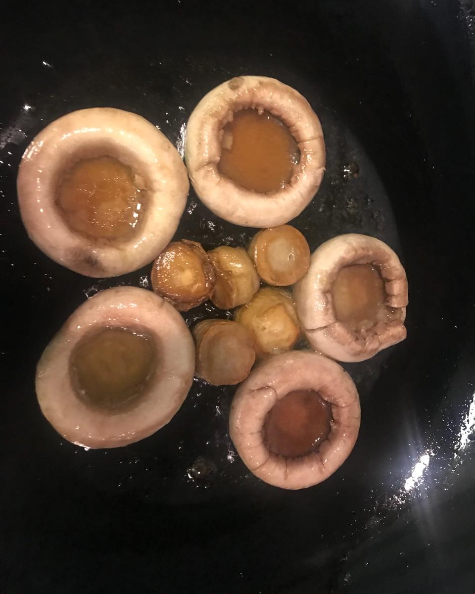 鲜掉眉毛口蘑汤