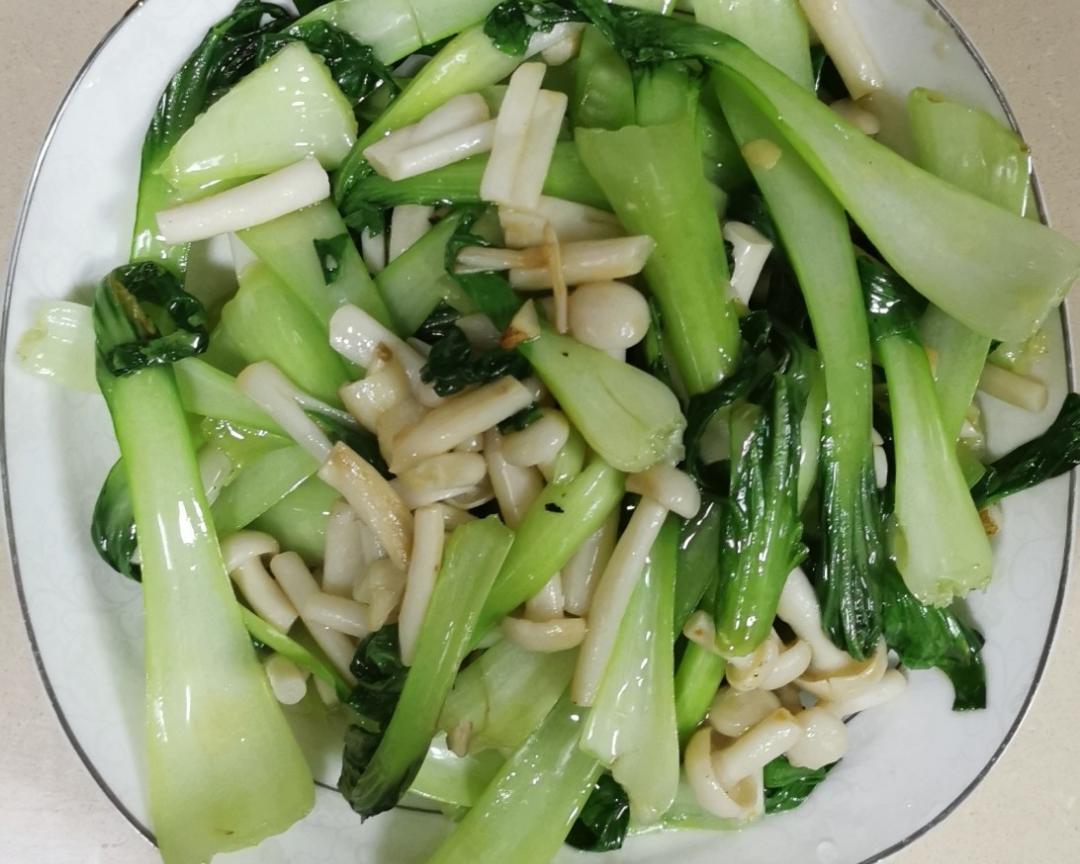 白玉菇遇见小青菜的做法