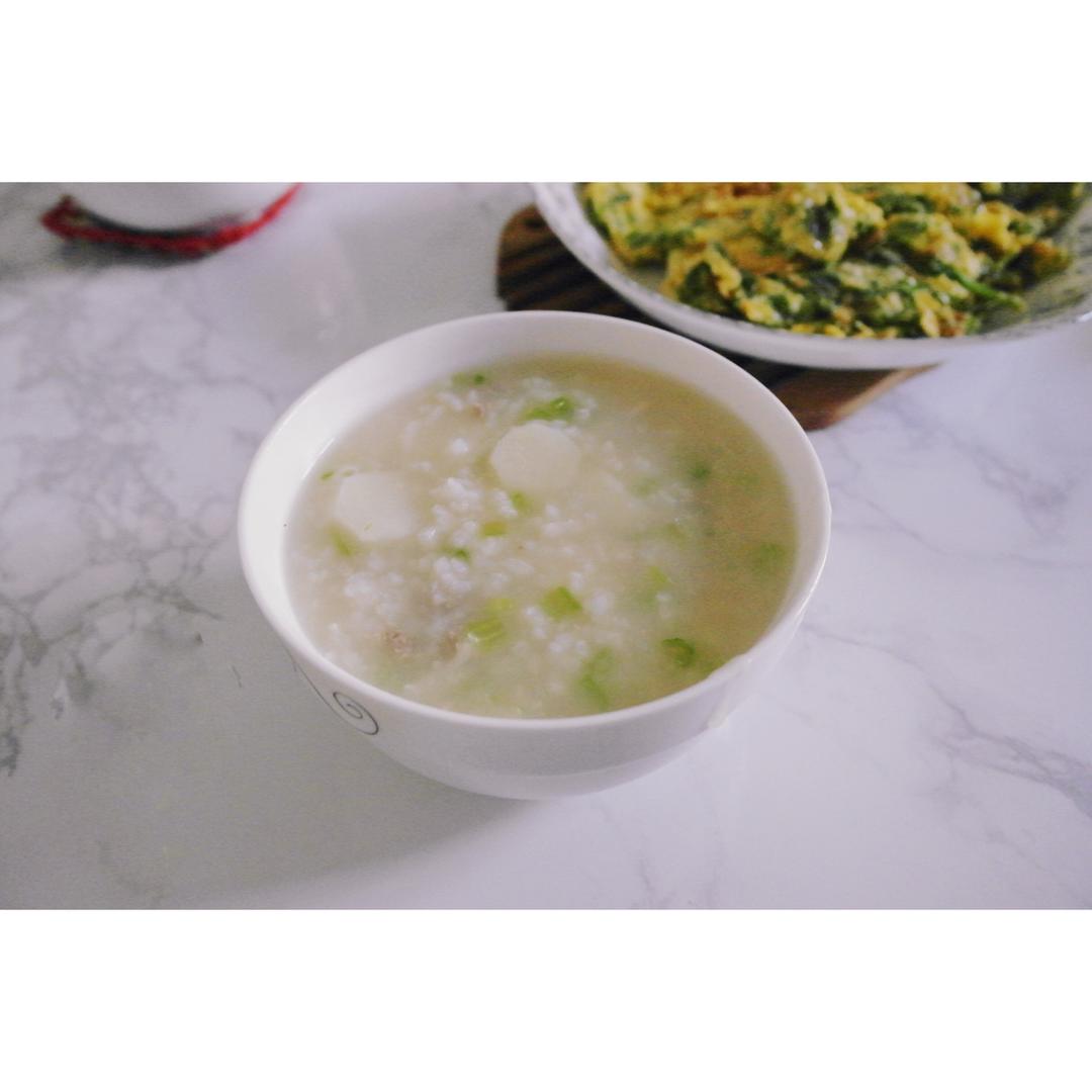 山药芹菜肉末粥——Staub珐琅铸铁锅