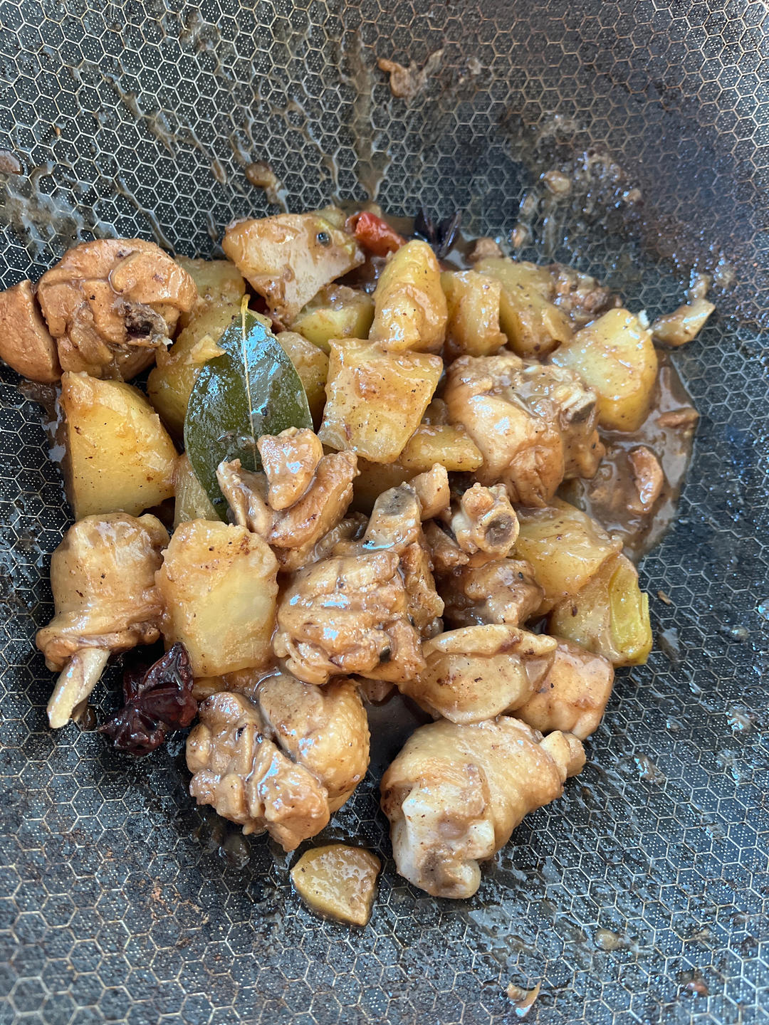 鸡腿炖土豆 上桌秒空盘 汤都喝干了！