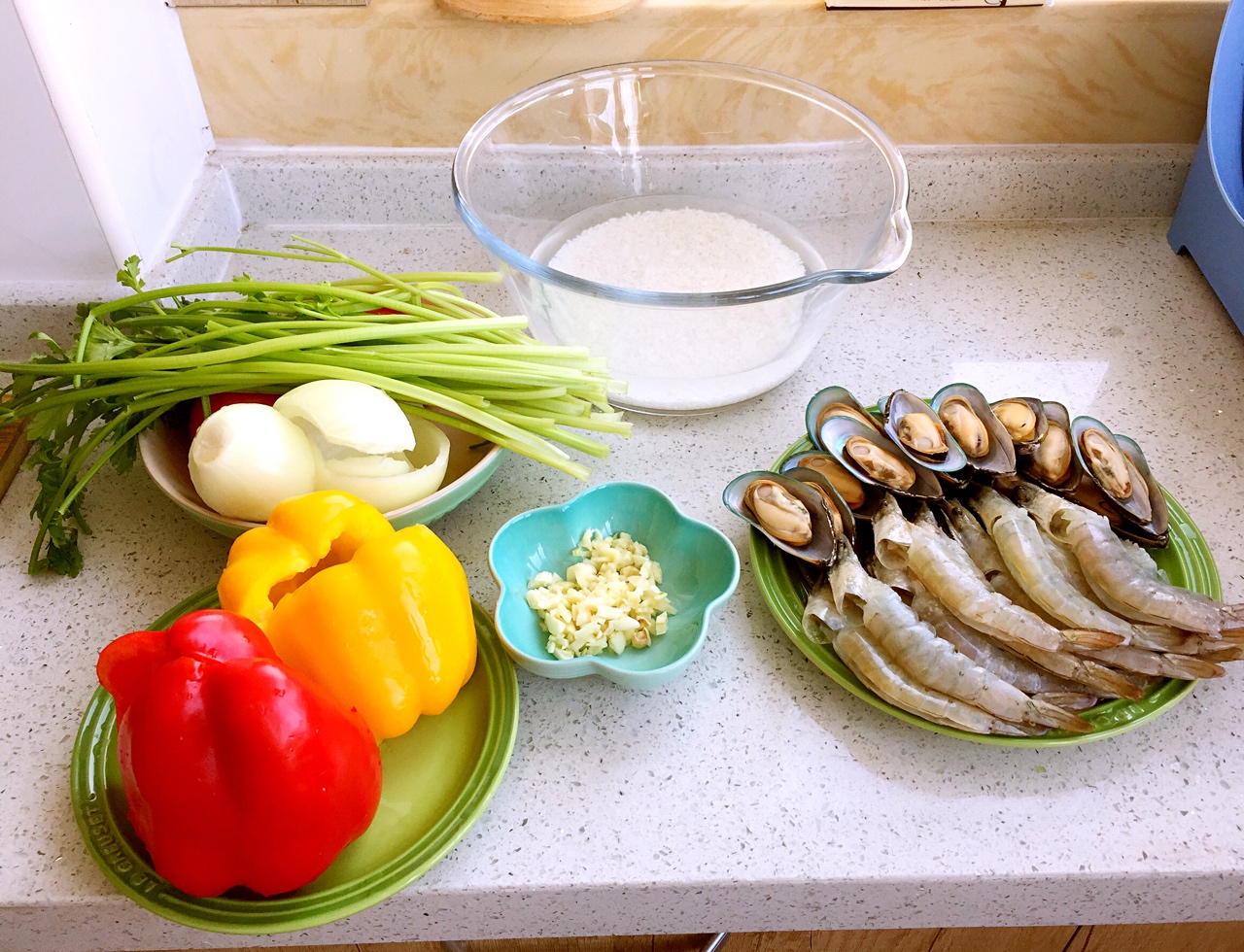 海鲜饭（铸铁海鲜锅版）的做法 步骤1