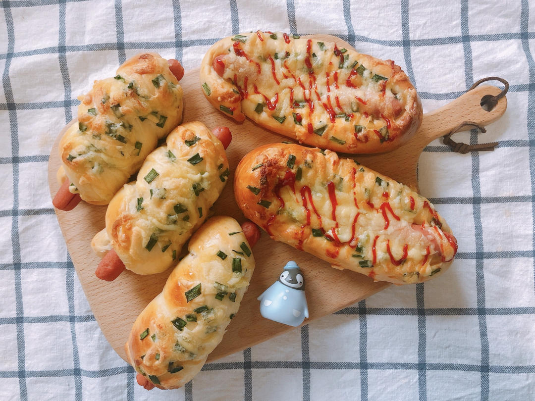 宇宙无敌巨好吃芝士夏威夷风热狗美味沙拉皇家尊享葱香面包