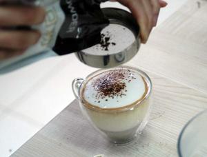 用AAA胶囊咖啡机做简单的卡布奇诺咖啡的做法 步骤8