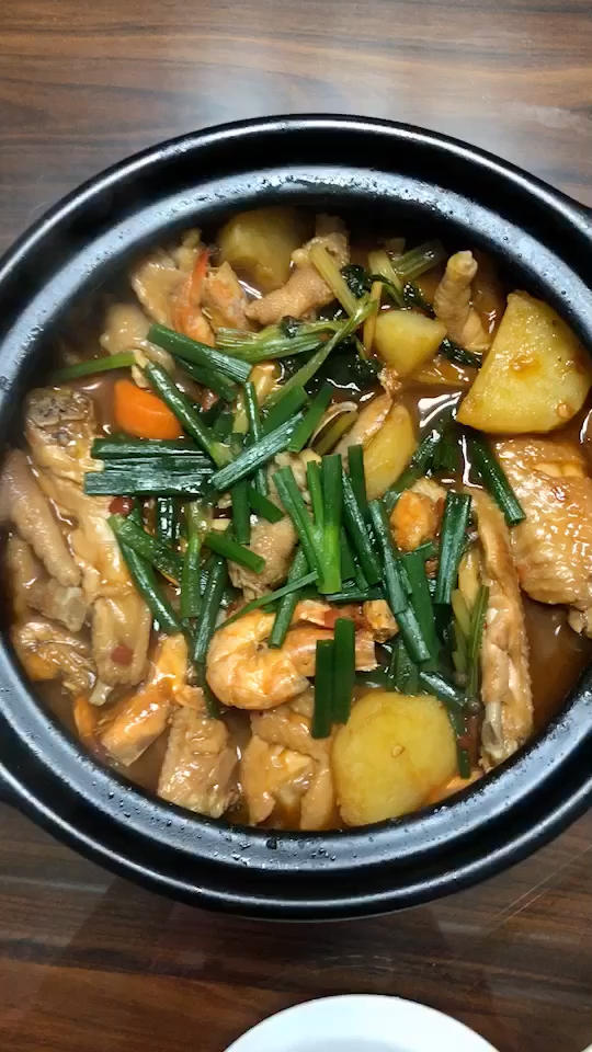肉蟹煲的鸡爪鸡翅