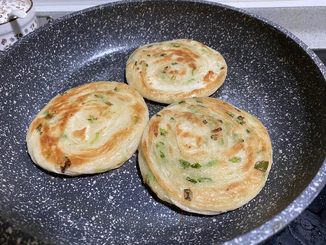 lynn_tl做的葱油饼最香酥