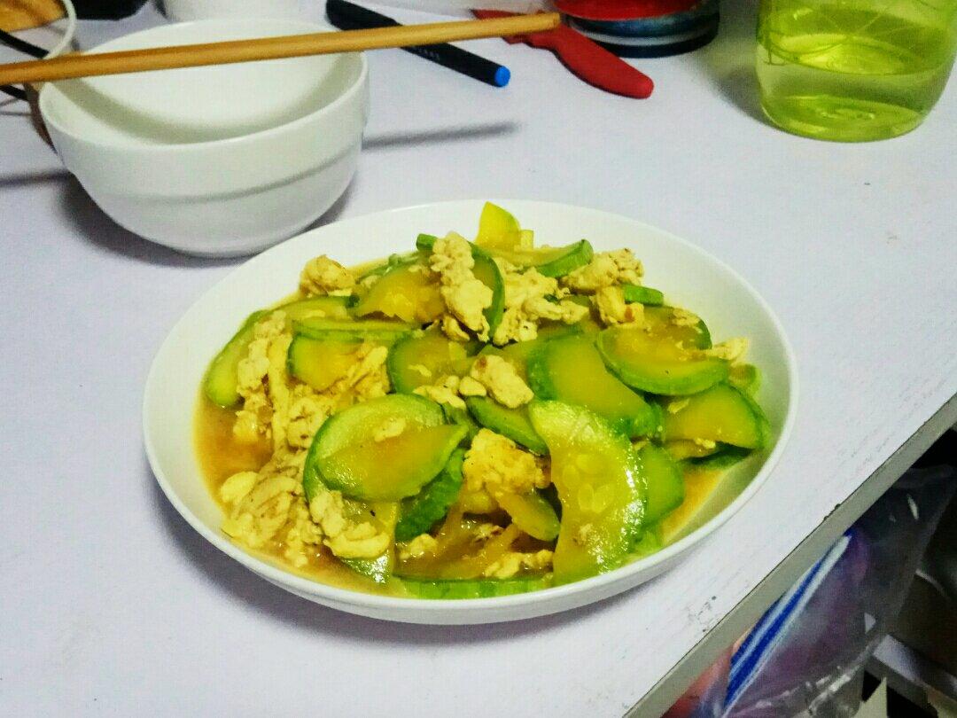 西葫芦炒鸡蛋