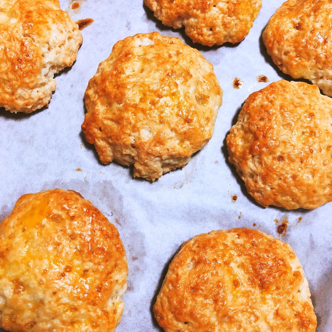 【视频】3分钟 奶油司康Scone(可能是世界上最快手的司康) 消耗淡奶油～