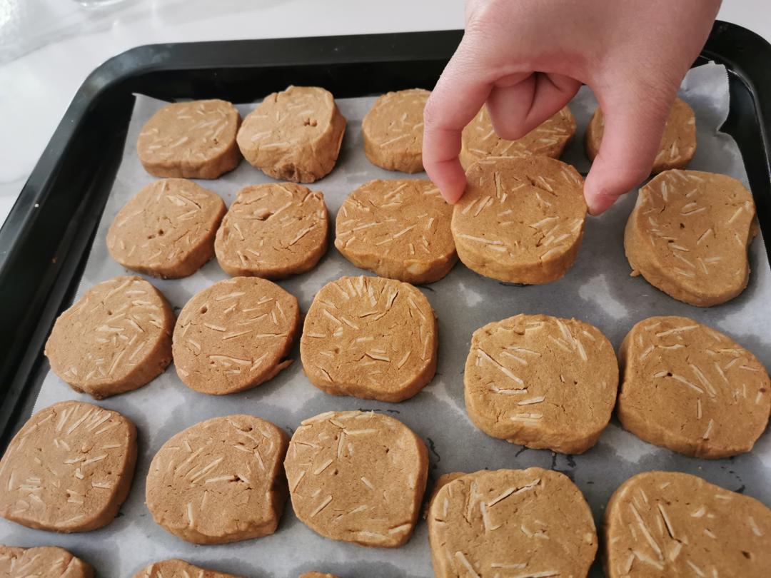 咖啡控☕️超浓郁杏仁咖啡曲奇｜搅一搅就搞定