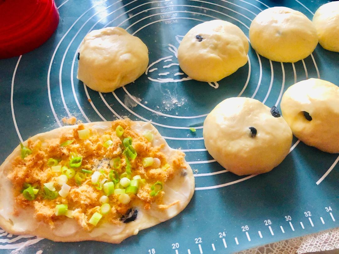 颜值担当的香葱肉松吐司面包