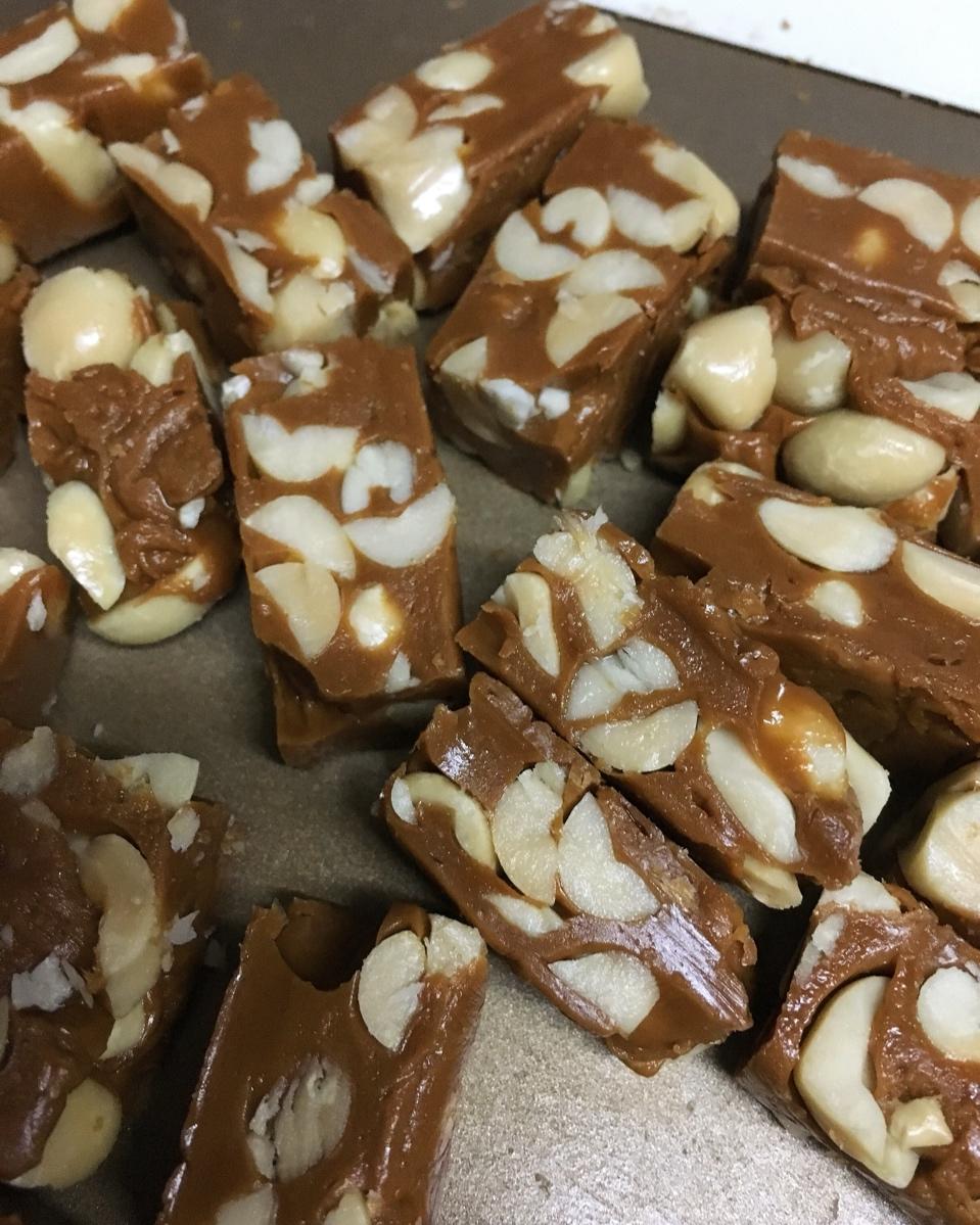 比牛轧糖还要好吃的花生太妃糖（消耗淡奶油）