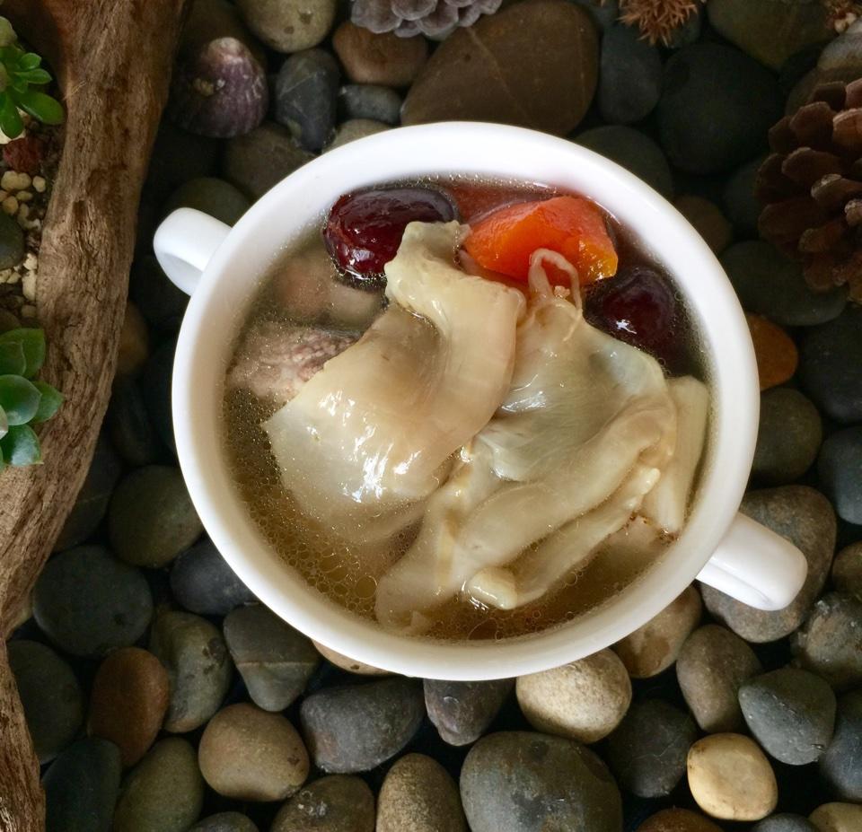 佳佳养生滋补馆做的花胶石槲瑶柱瘦肉汤