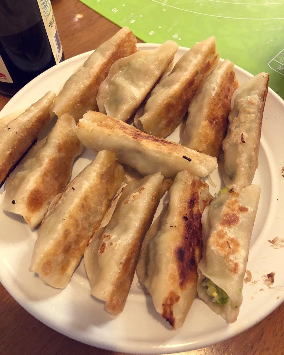西葫芦鸡蛋锅贴