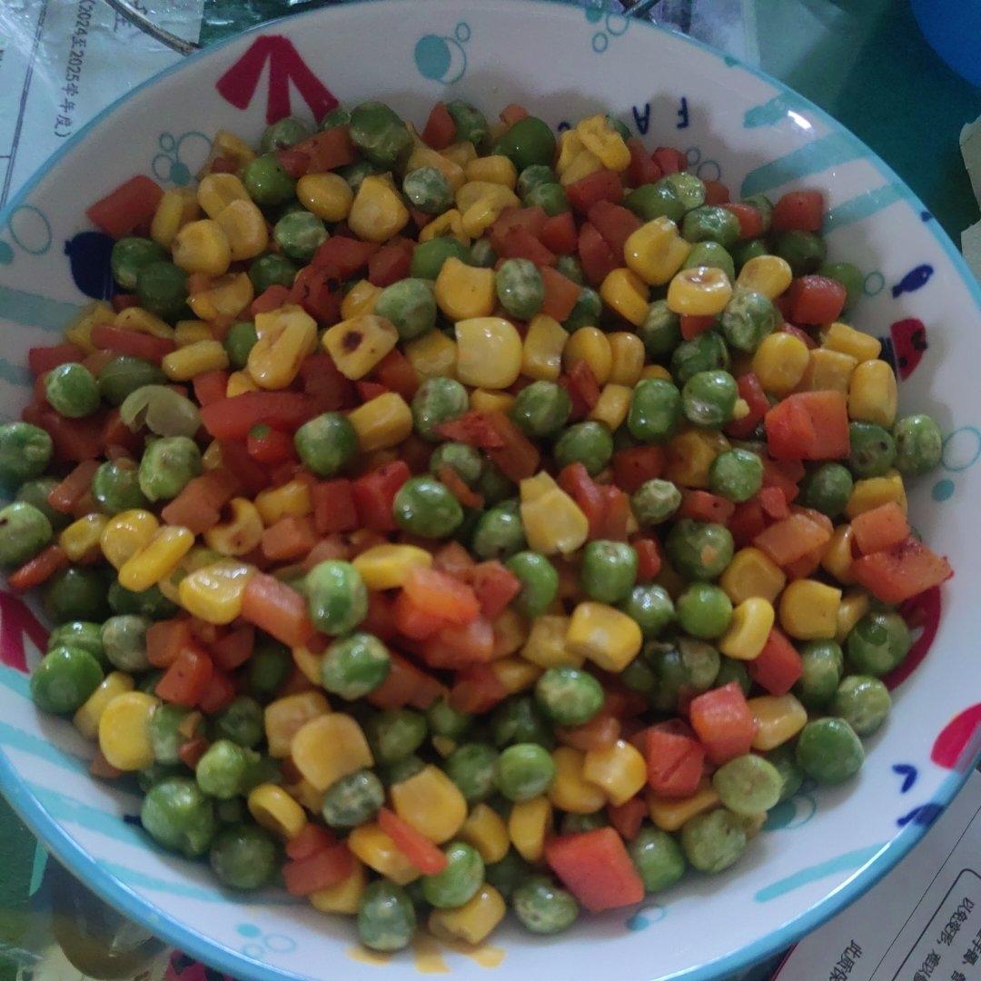 超级简单快手的清炒胡萝卜青豆甜玉米