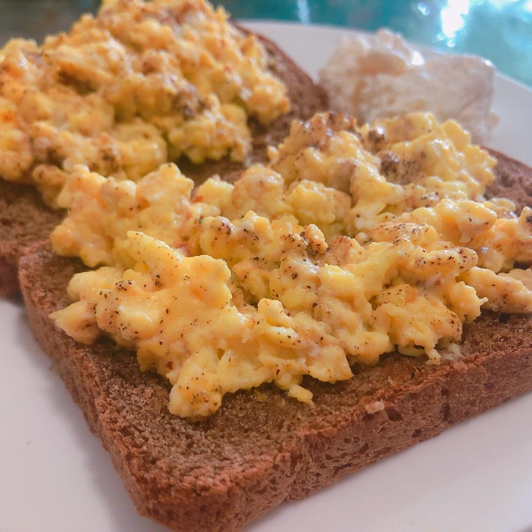 牛奶滑蛋三明治