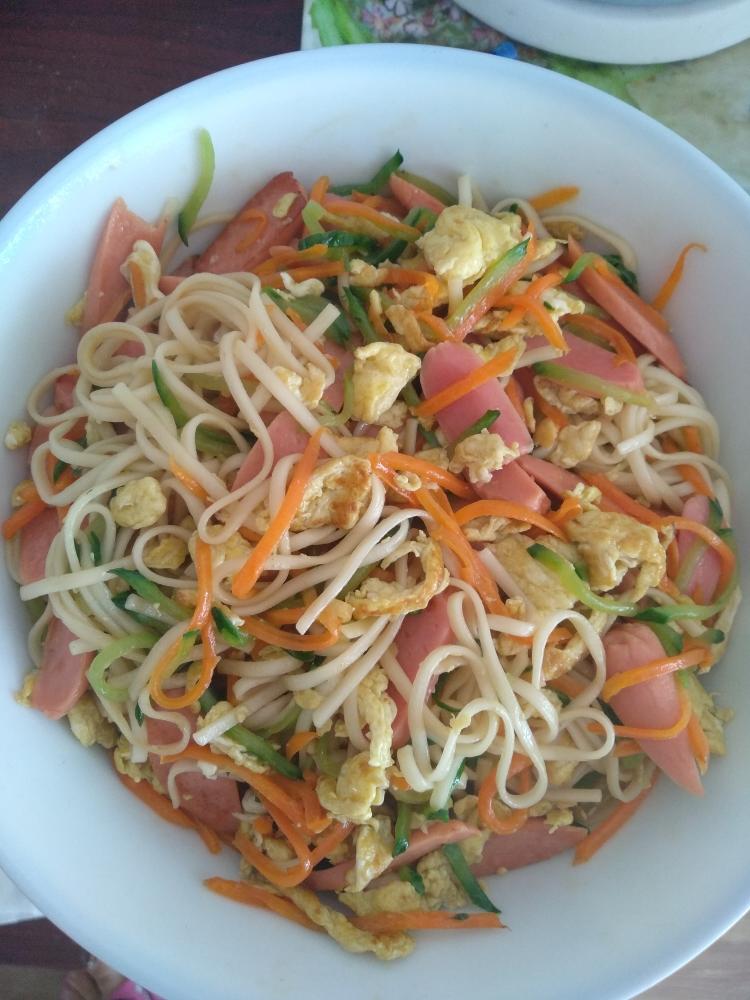 时蔬炒面的做法