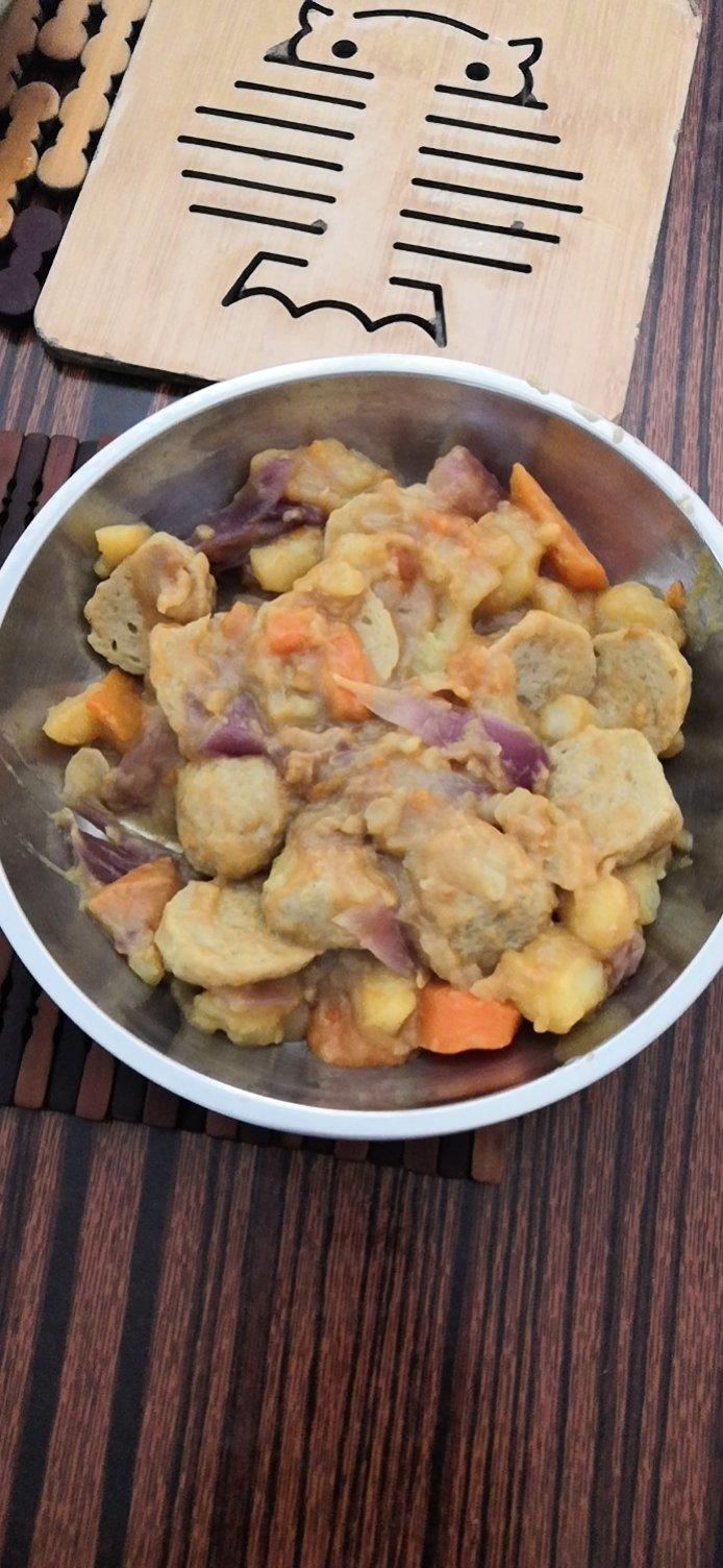 咖喱鱼蛋炖土豆