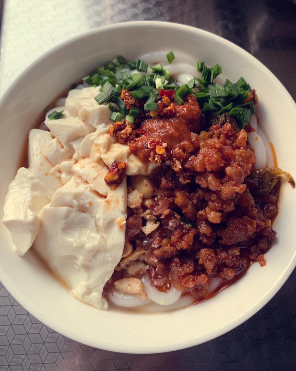 云南菜-云南特色美食：豆花米线+（内附视频）