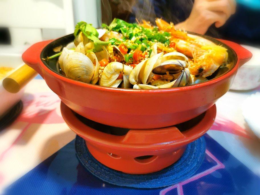 家常美味花蛤粉丝煲