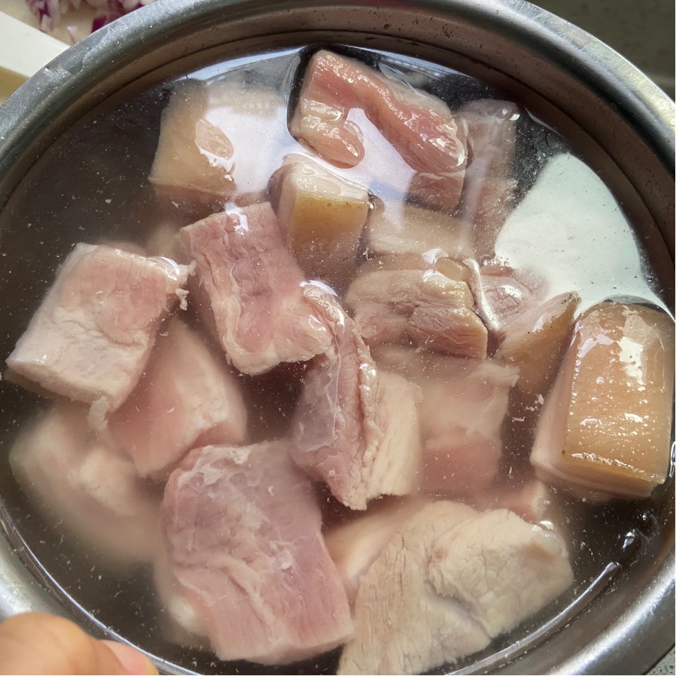 无水无油菜干红烧肉（珐琅锅）的做法 步骤5